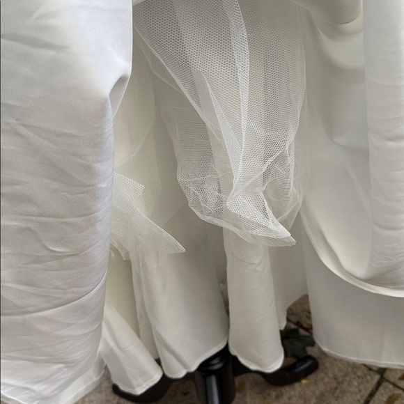 Wedding Dress Elegant White Lace bodice. Size small measurements in pics - Picture 4 of 11